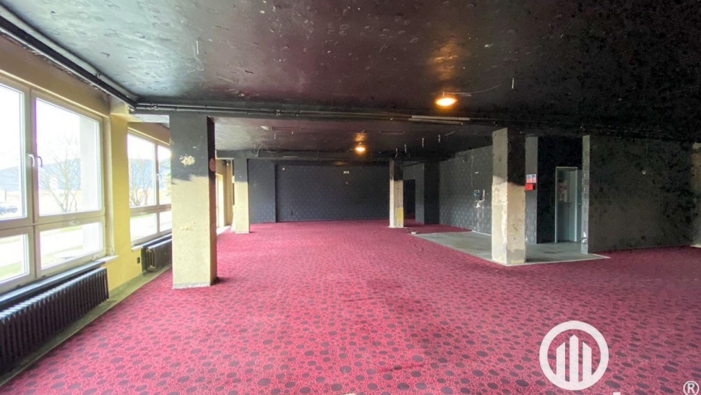 PRENÁJOM  Obchodný priestor 420 m2 vhodný na služby