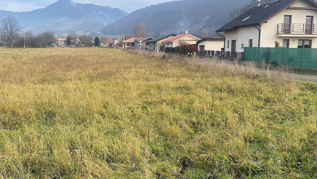Stavebný pozemok 4600 m2 v obci Blatnica vhodný pre developera