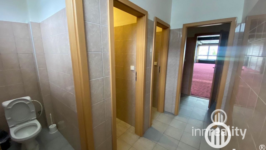 PRENÁJOM  Obchodný priestor 420 m2 vhodný na služby