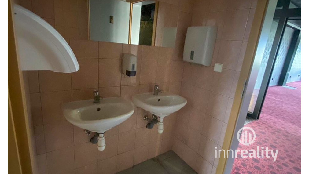 PRENÁJOM  Obchodný priestor 420 m2 vhodný na služby