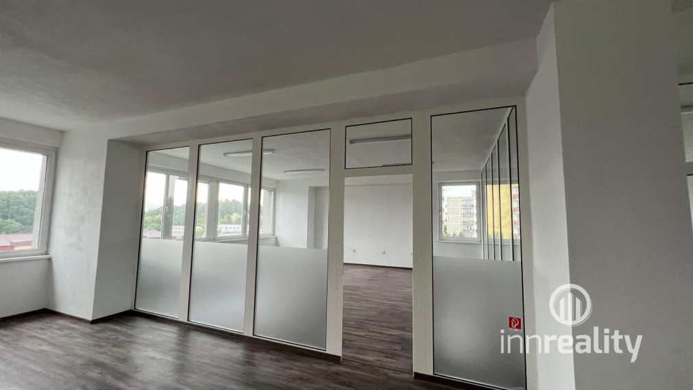 Kancelárie 160m2 v Office budove Martin - Sever
