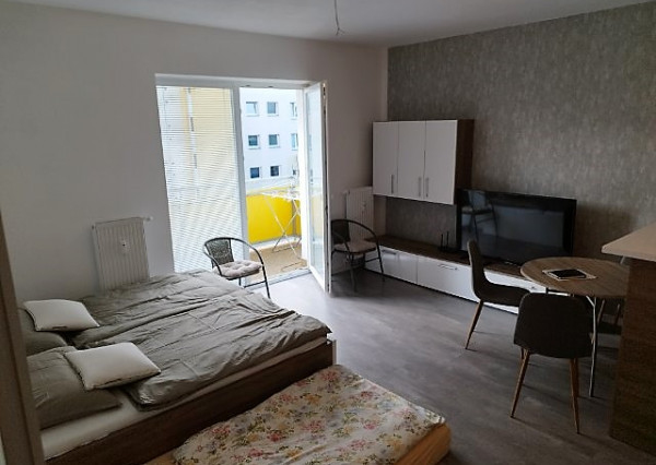 Veľký 1-izbový 36 m2 zariadený byt s balkónom Martin - Ľadoveň